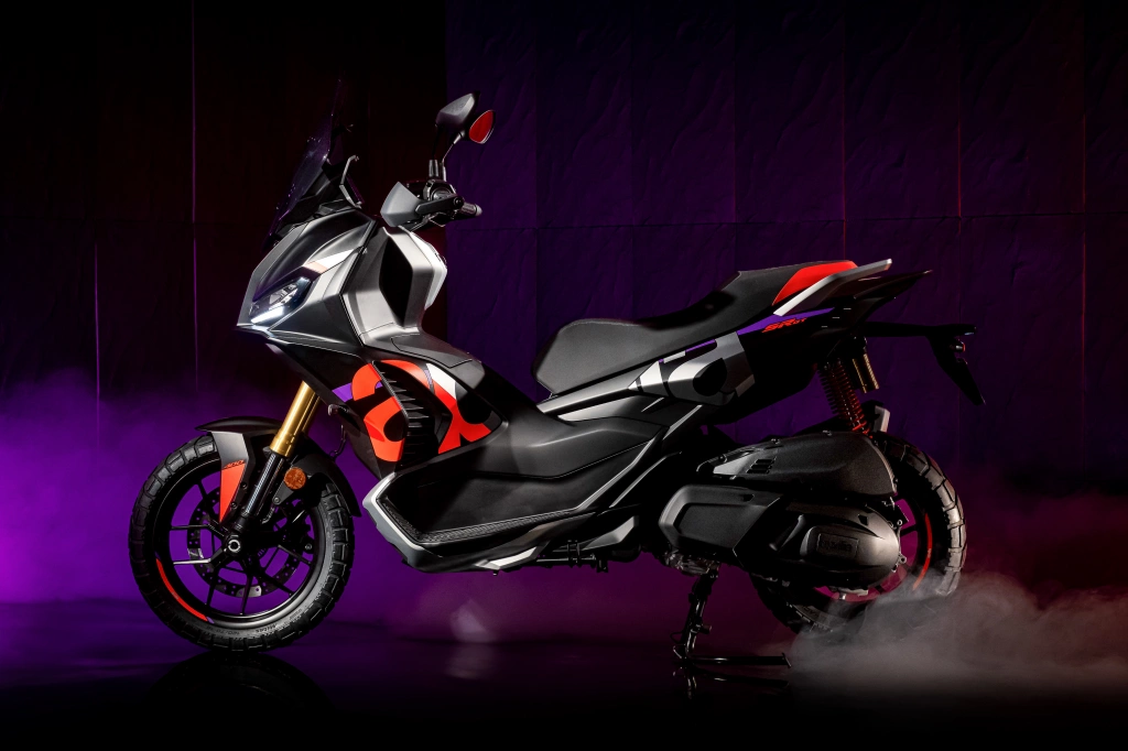 Die Aprilia SR GT 400 Rally Replica ist READY FOR ANYTHING